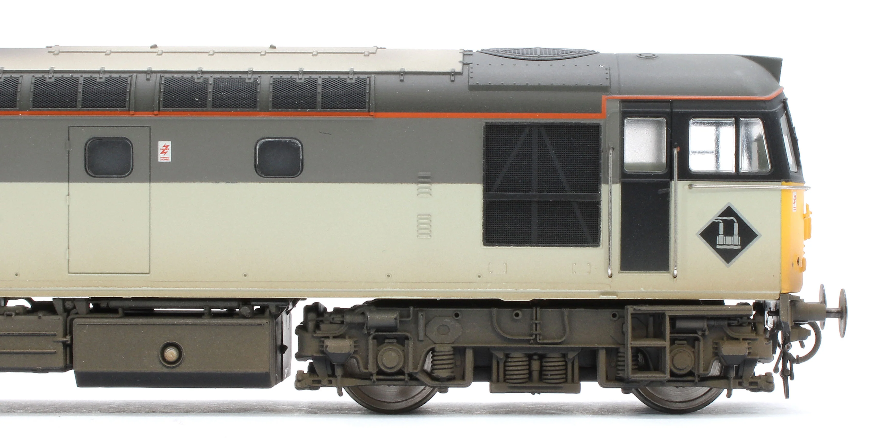 3337W Bespoke Weathered Railfreight Distribution Class 33206 Diesel Locomotive - Image 12