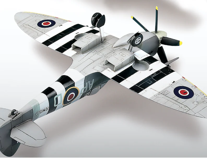 PKAY12274 Spitfire Mk XIVc Model Kit - Image 3