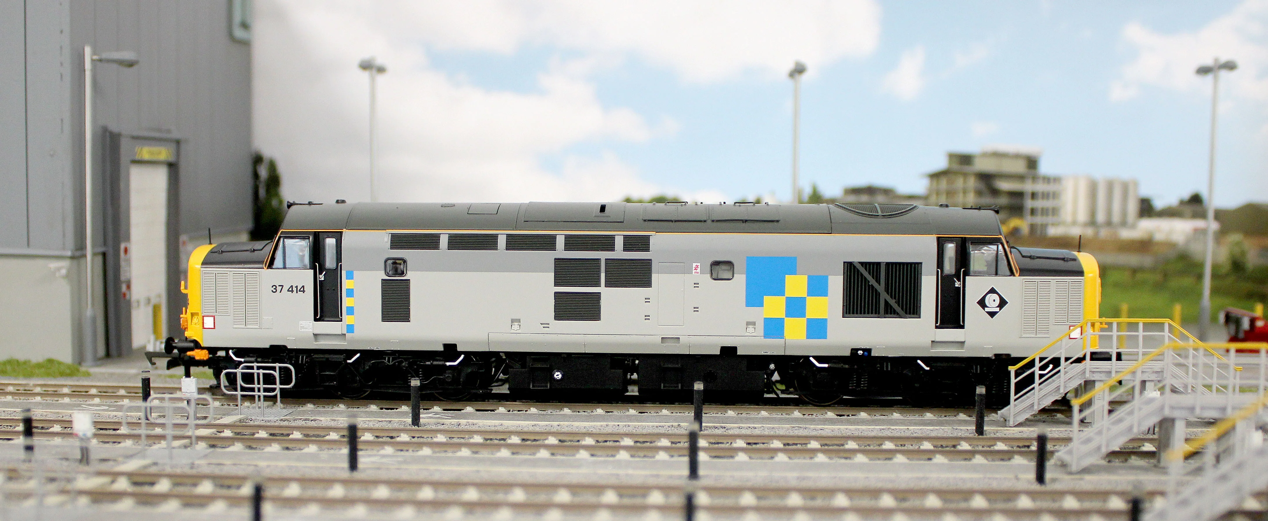 ACC3161-DCC Class 37 Railfreight Construction 37414 Diesel Locomotive - DCC Sound - Image 11