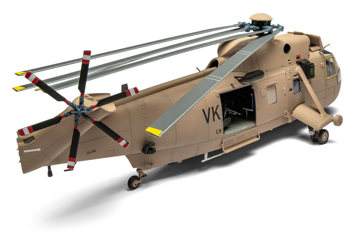A04056A Westland Sea King HC.4 Model Kit - Image 3
