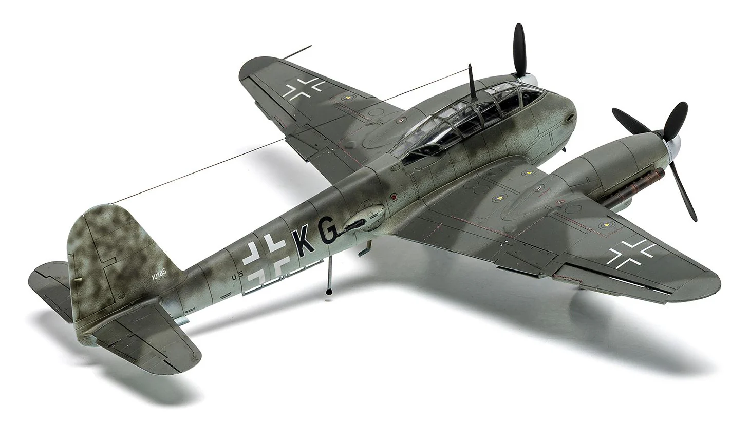 A04069 Messerschmitt Me410A-1 Model Kit - Image 3