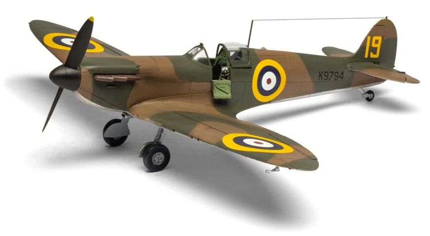A05126B Supermarine Spitfire Mk.I Model Kit - Image 3