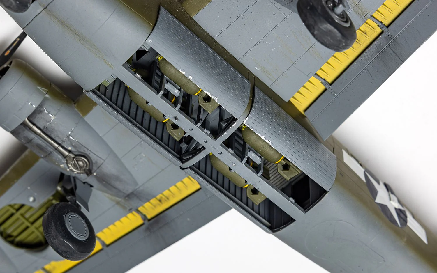 A09011 Consolidated B-24D Liberator Model Kit - Image 7