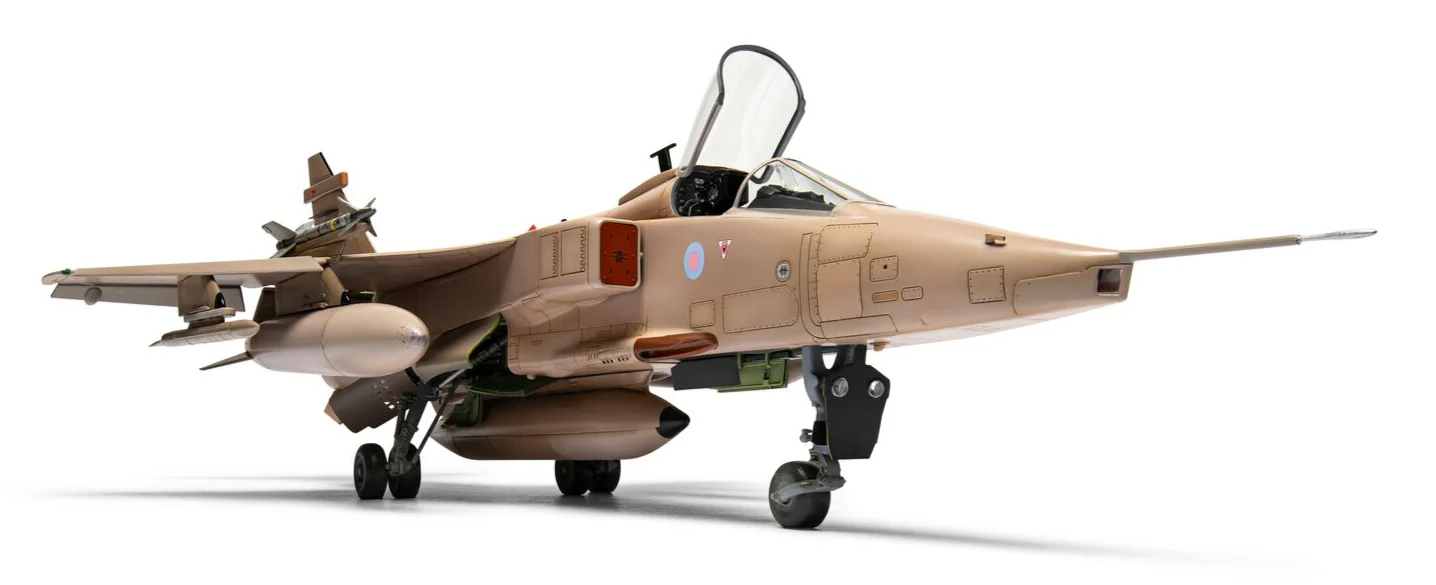 A11010 SEPECAT Jaguar GR.1/GR.1A Model Kit - Image 9
