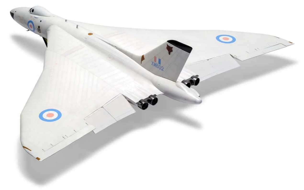 A12011 Avro Vulcan B.2 Model Kit - Image 8