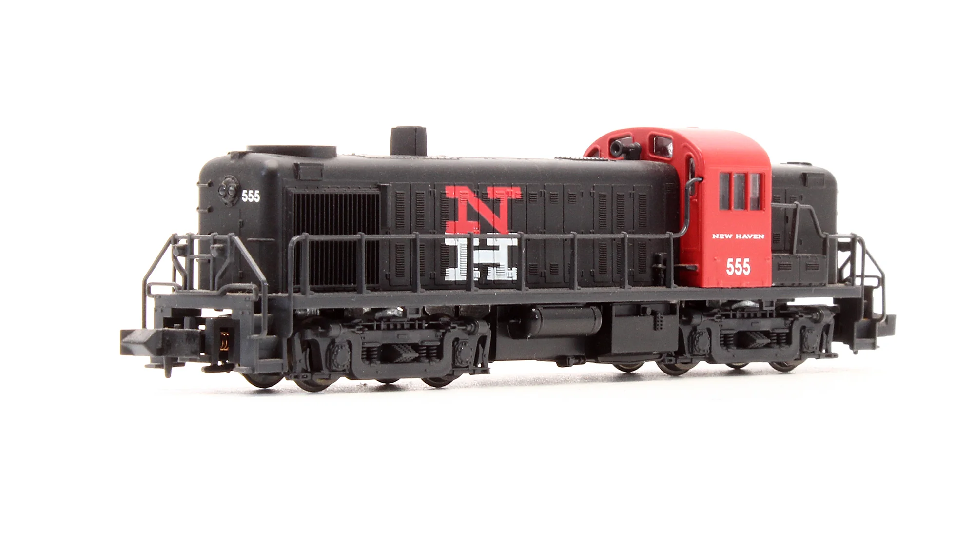 Pre-Owned 42008 Alco RS-3 Diesel Locomotive New Haven - Road #555 - Image 2