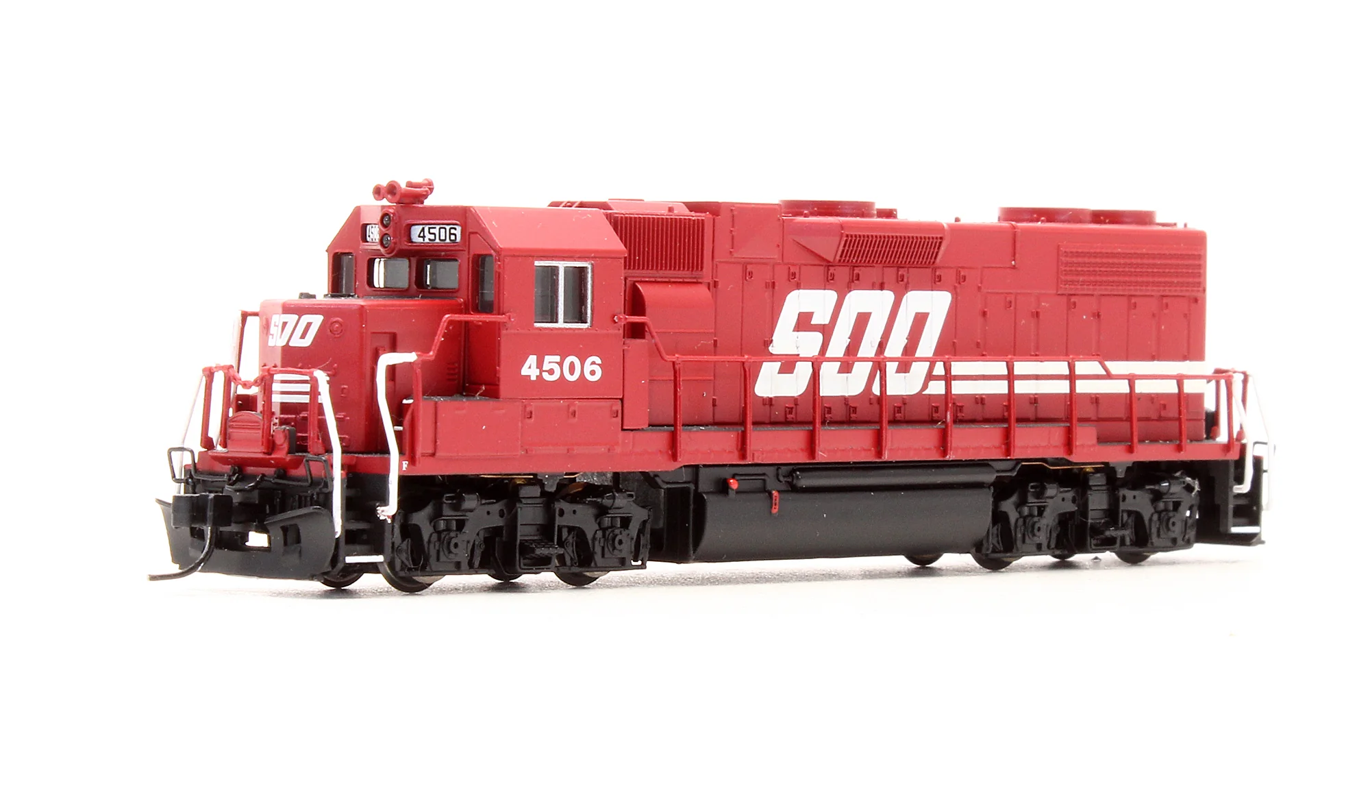 Pre-Owned 47687 GP38-2 Diesel Locomotive Soo Line - Road #4506