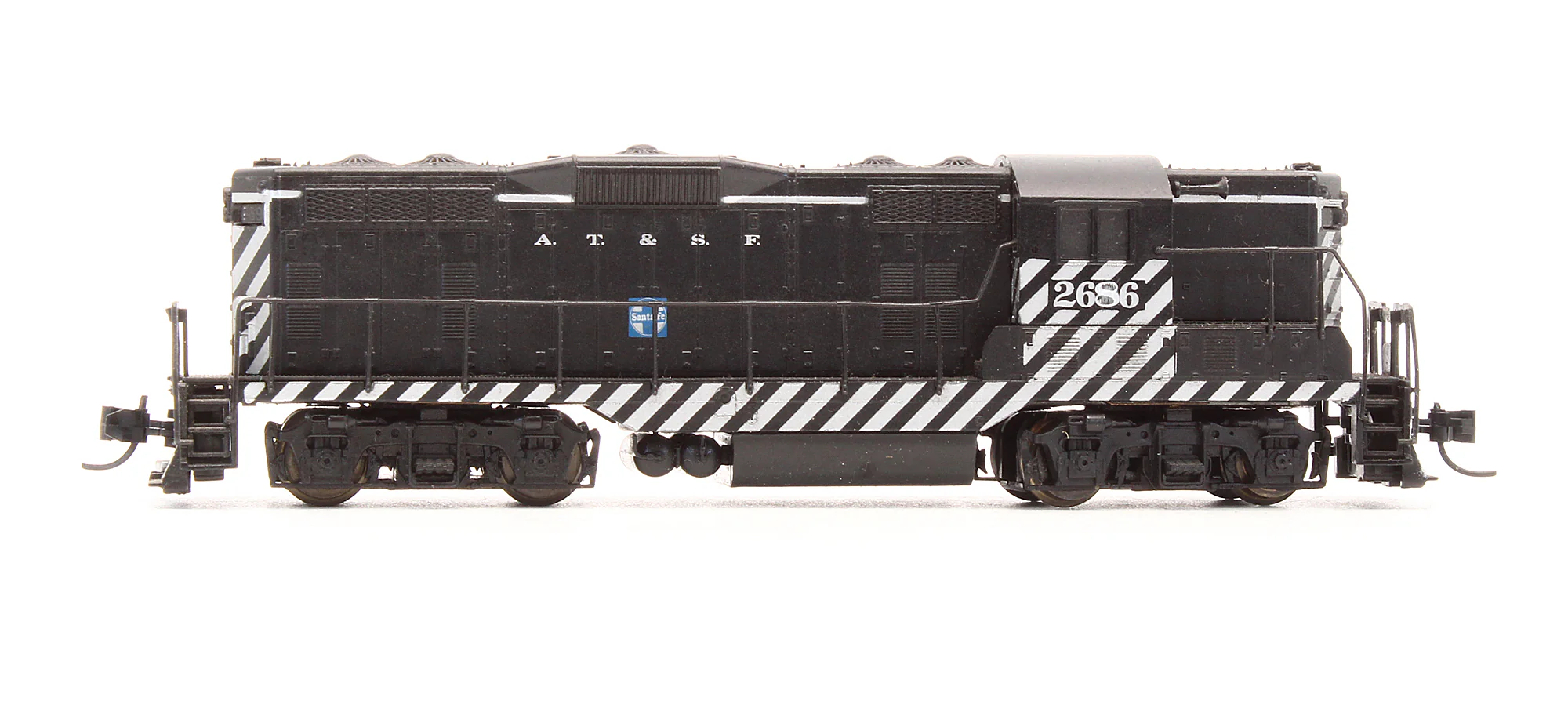 Pre-Owned 48031 GP7 Diesel Locomotive Santa Fe - Road #2686 - Renumbered - Image 3