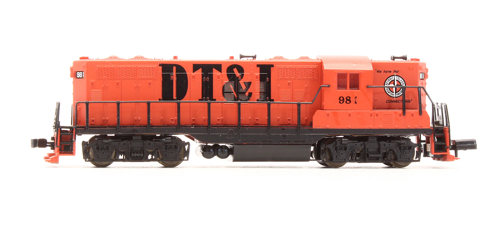 Pre-Owned 48308 GP9 Ph.2 Diesel Locomotive DT&I - Road #981 - Image 3