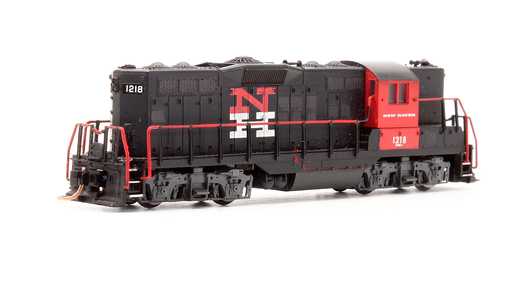 Pre-Owned 48323 GP9 Ph.2 Diesel Locomotive New Haven - Road #1218 - Image 2