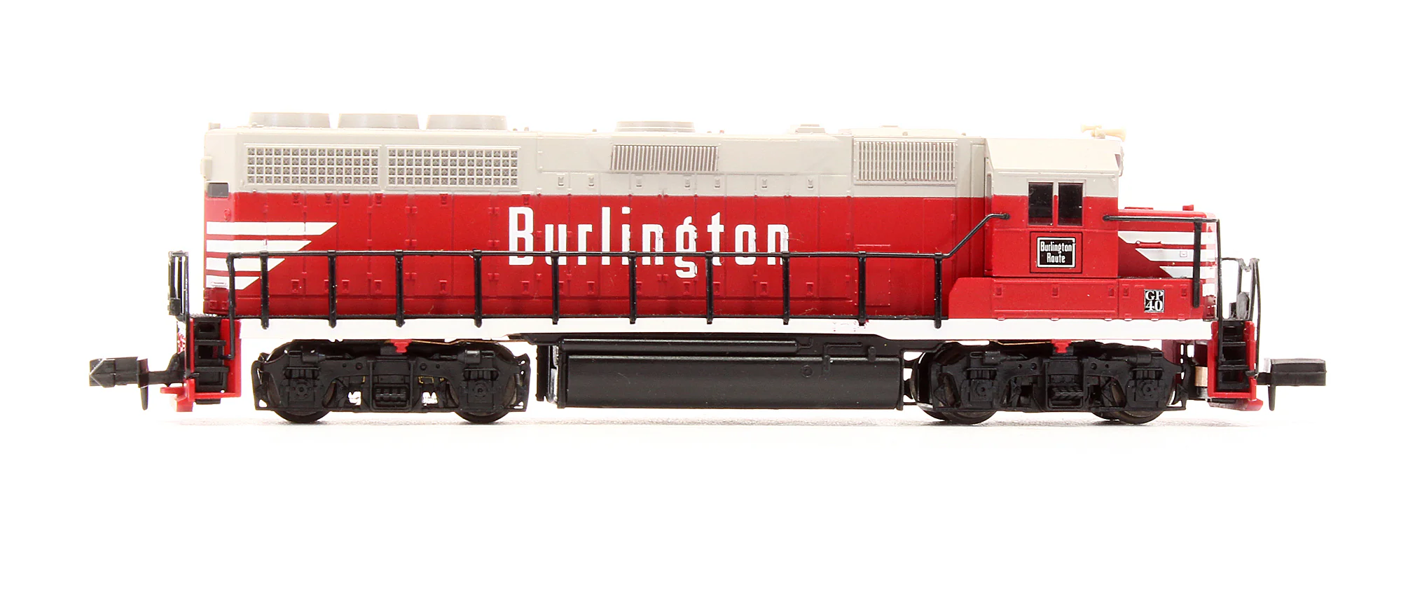 Pre-Owned 48522 GP40 Diesel Locomotive Burlington - Image 3