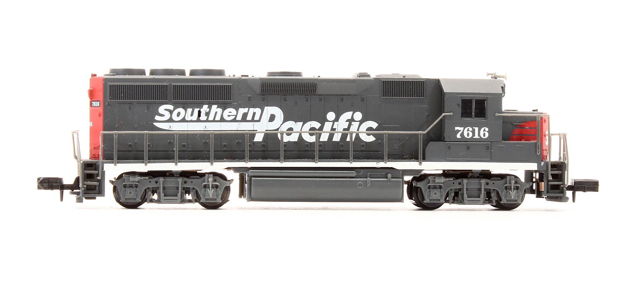 Pre-Owned 48621 GP40-2 Southern Pacific Diesel Locomotive - Road #7616 - Image 3