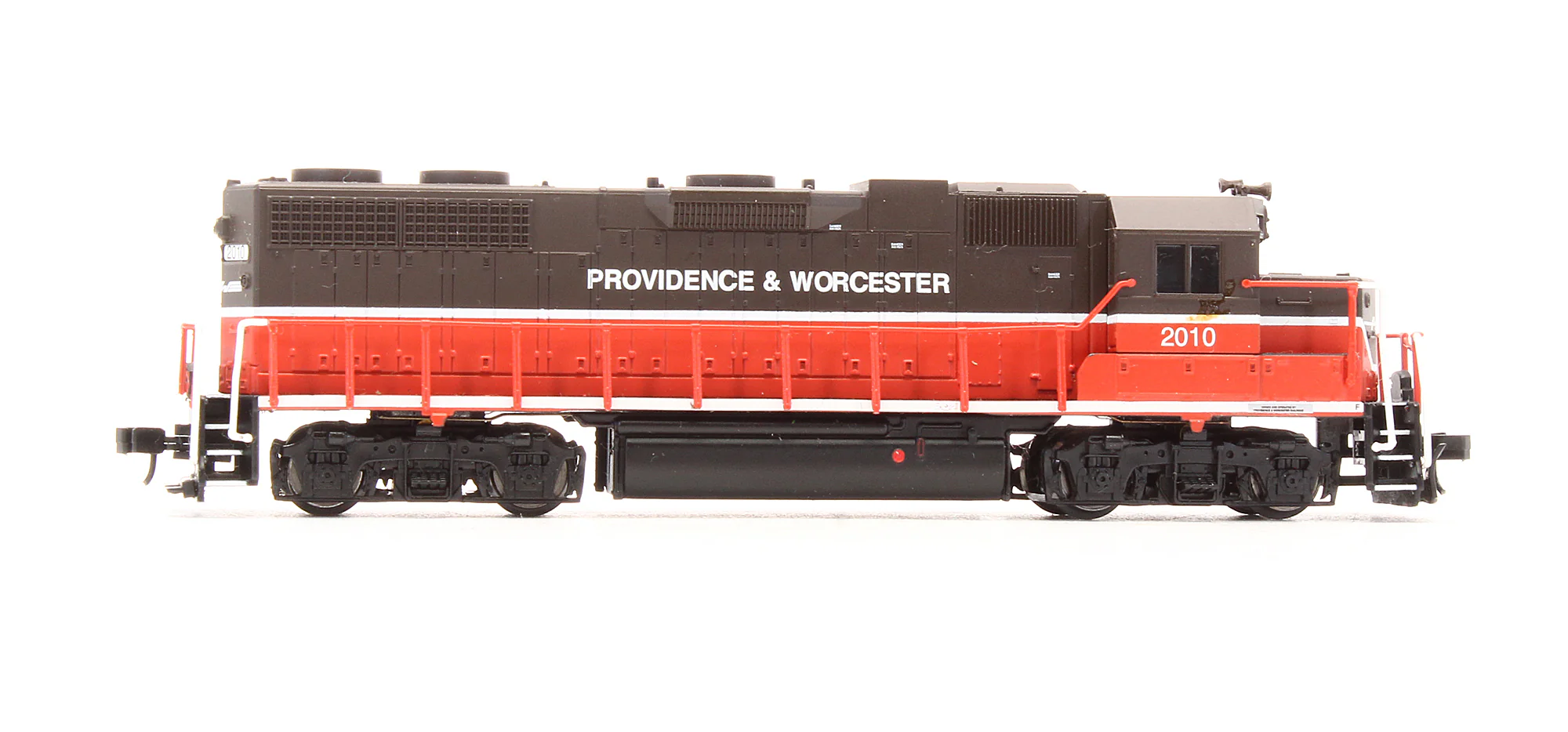 Pre-Owned 49864 GP38 Low Nose Diesel Locomotive Providence & Worcester - Road #2010 - Image 3