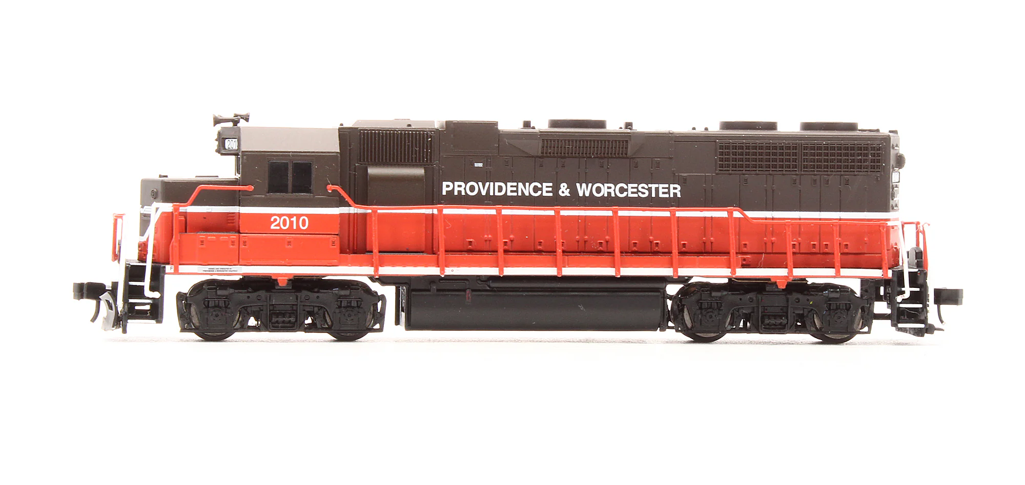 Pre-Owned 49864 GP38 Low Nose Diesel Locomotive Providence & Worcester - Road #2010 - Image 4