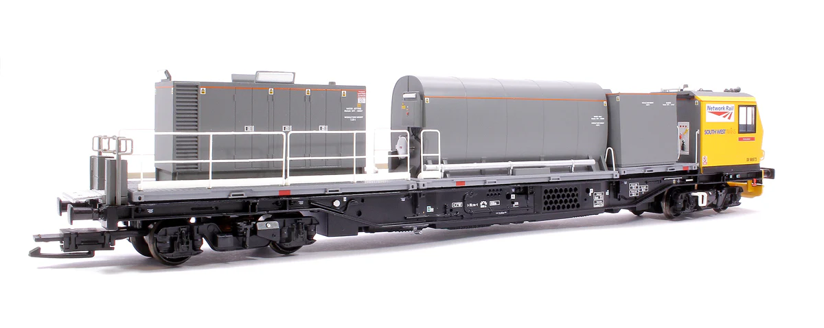 Windhoff MPV 2-Car Set Network Rail Yellow Nos. DR98923 and DR989 - DCC Sound - Image 4