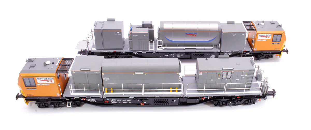 Windhoff MPV 2-Car Set Network Rail Orange Nos. DR98914 and DR98964 - Image 14