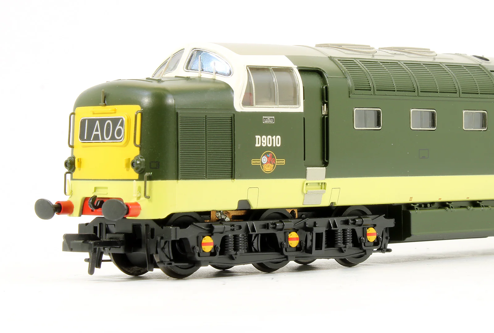 Pre-Owned 32-529C Class 55 D9010 'The King's Own Scottish Borderer' BR Two Tone Green Diesel Locomotive - DCC Fitted - Image 3