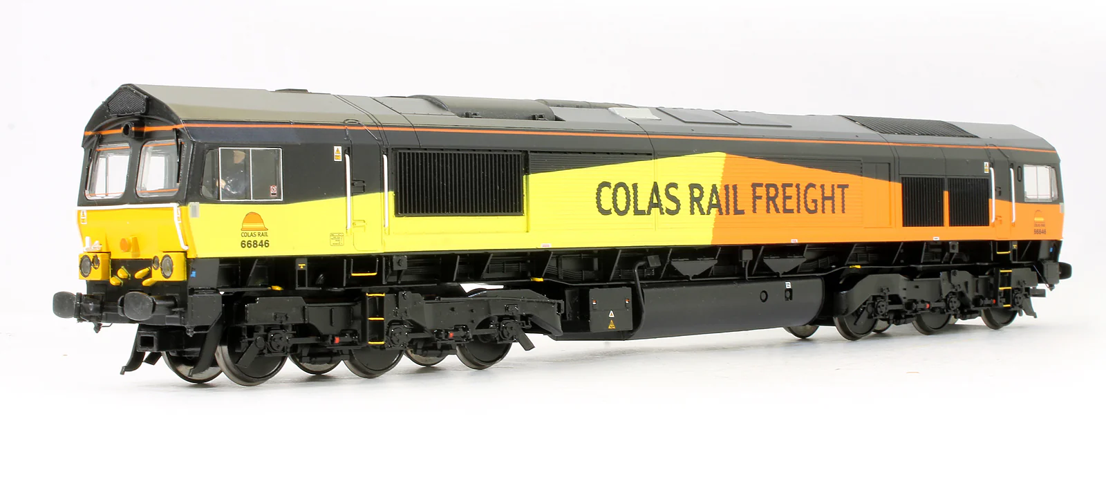 Pre-Owned 32-736 Class 66846 Colas Rail Freight Diesel Locomotive - DCC Sound - Image 2
