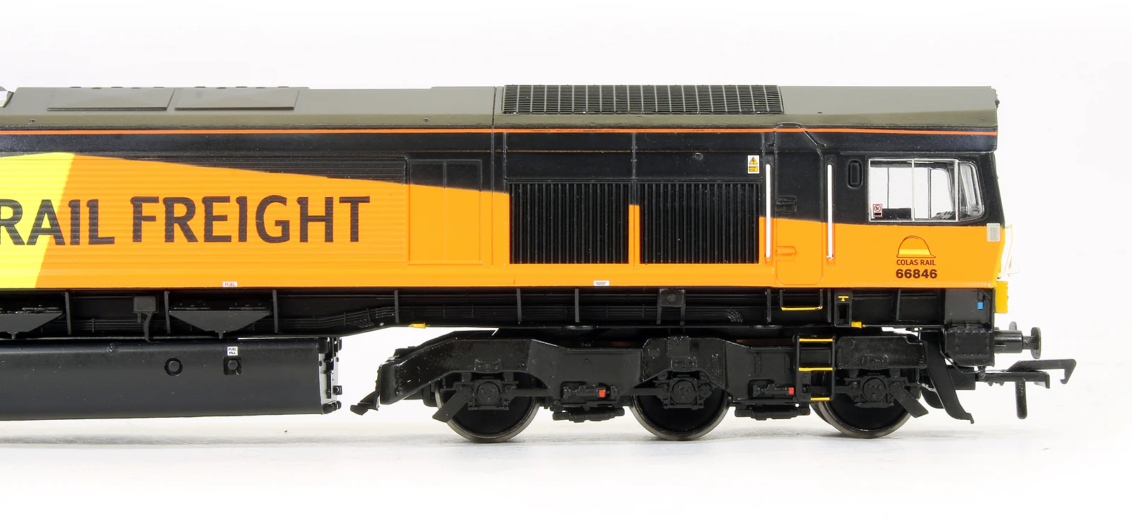 Pre-Owned 32-736 Class 66846 Colas Rail Freight Diesel Locomotive - DCC Sound - Image 4