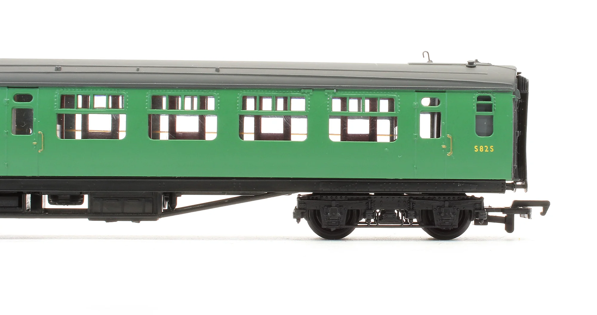 Pre-Owned BR Malachite Green 63ft Bulleid Corridor 2nd Coach 'S82S' - Image 3