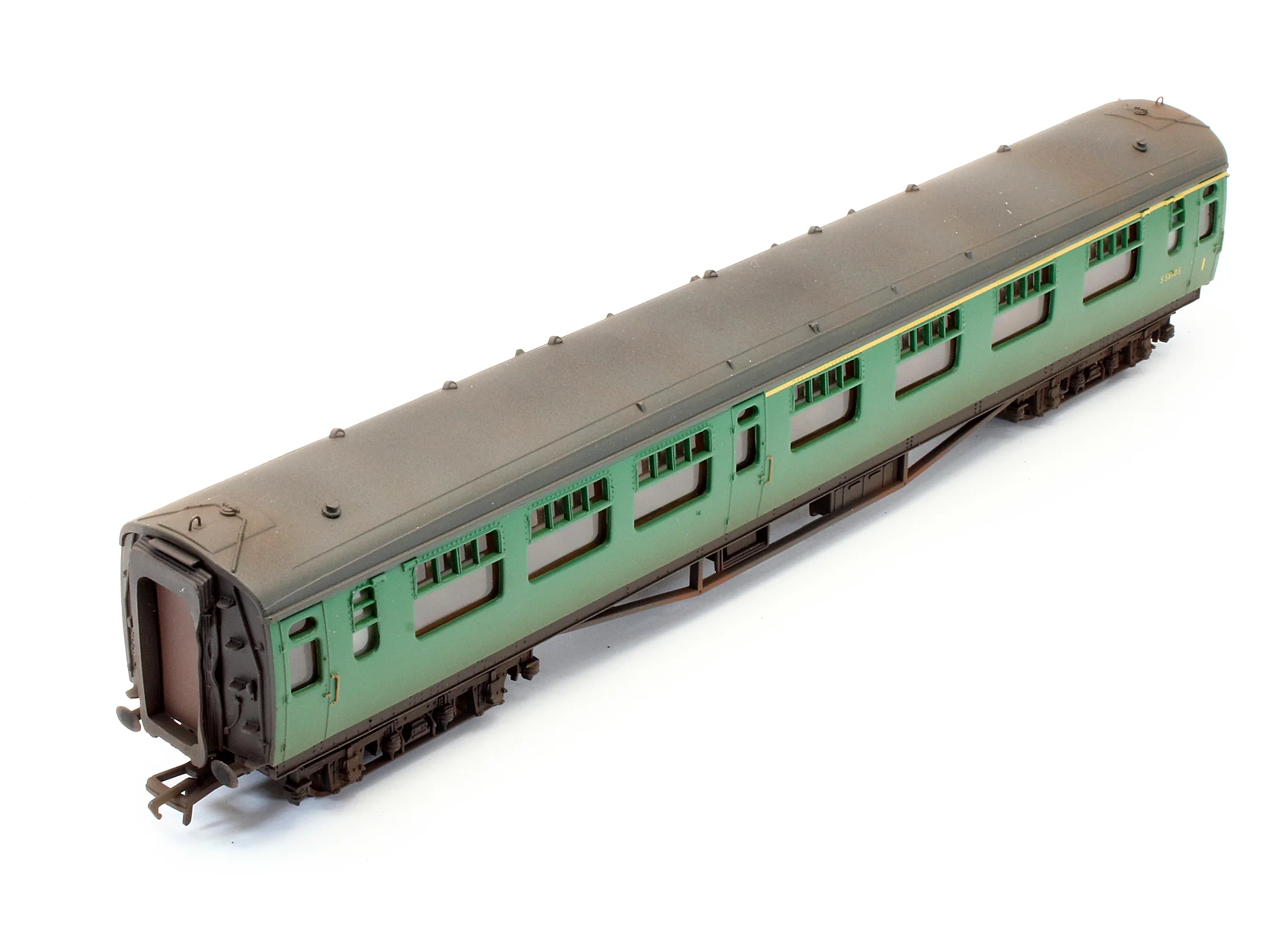 Pre-Owned BR Green (Yellow First Line) 63ft Bulleid Corridor Composite Coach 'S5810S' - Custom Weathered - Image 4