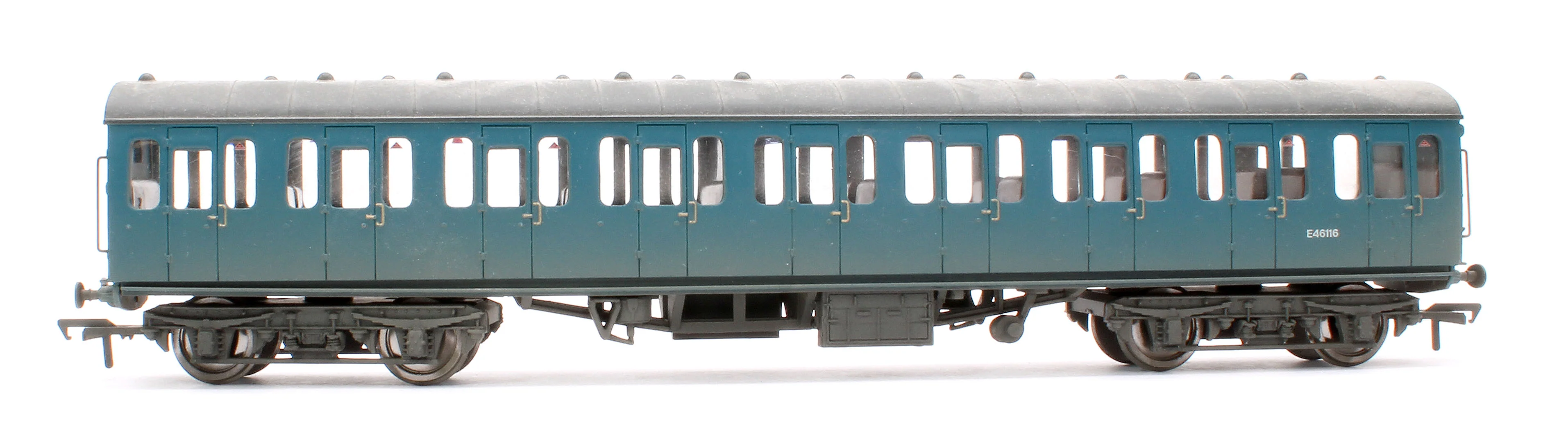 Pre-Owned BR Blue MK1 Suburban Open Coach No.E46116 (Weathered) - Image 2
