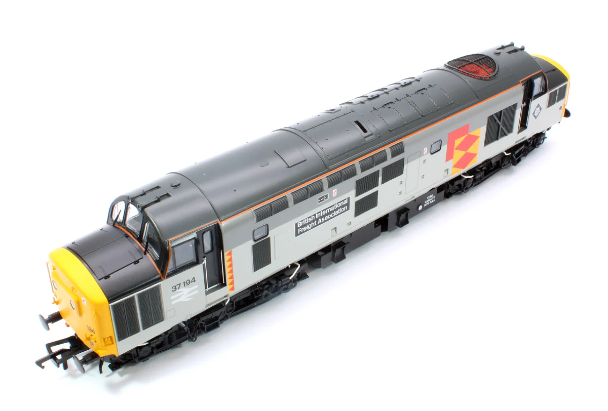 Pre-Owned 35-307 Class 37/0 Centre Headcode 37194 'British Int. Freight Assoc.' BR RF Diesel Locomotive - DCC Fitted - Image 12