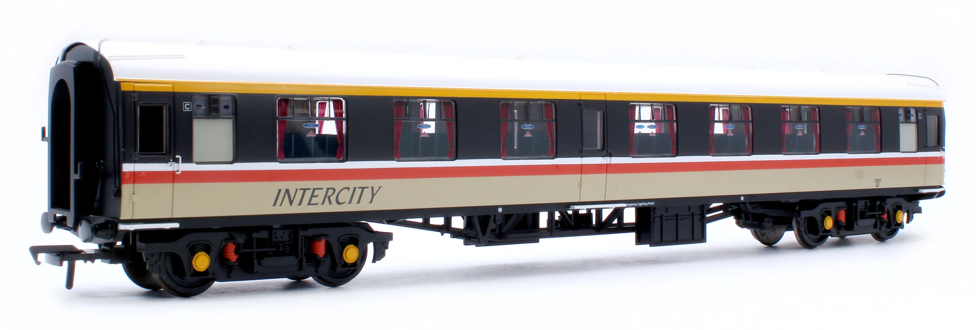 39-830A BR MK1 FO First Open BR InterCity Charter (Swallow) No.3120