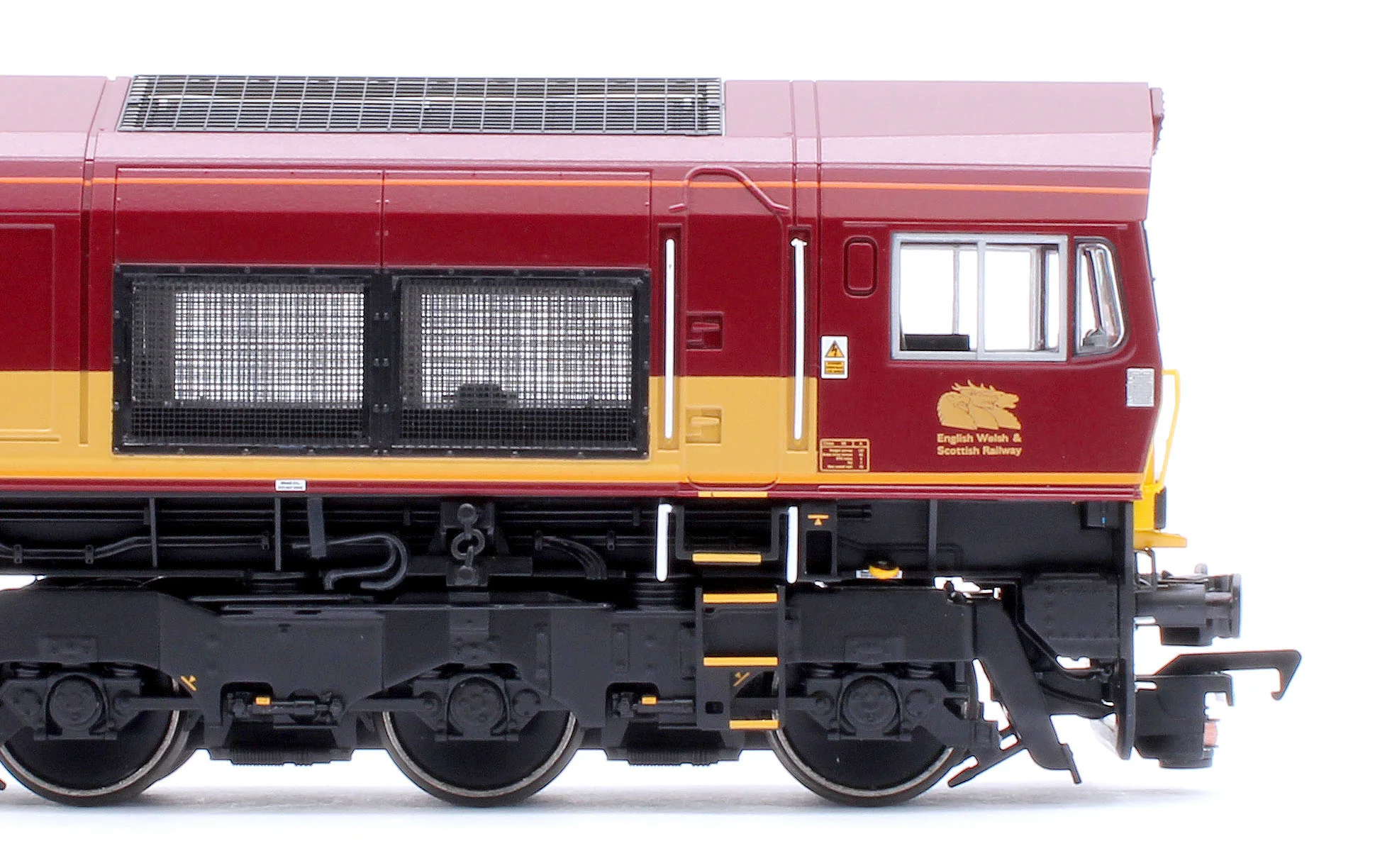 Class 66/0 66096 EWS Diesel Locomotive - Image 8