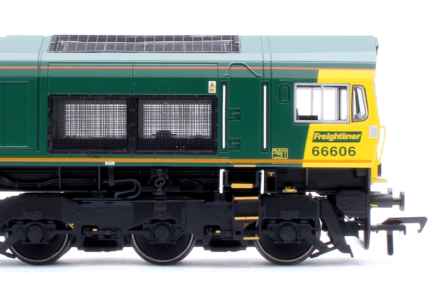 Class 66/6 66606 Freightliner Green Diesel Locomotive - DCC Sound - Image 8