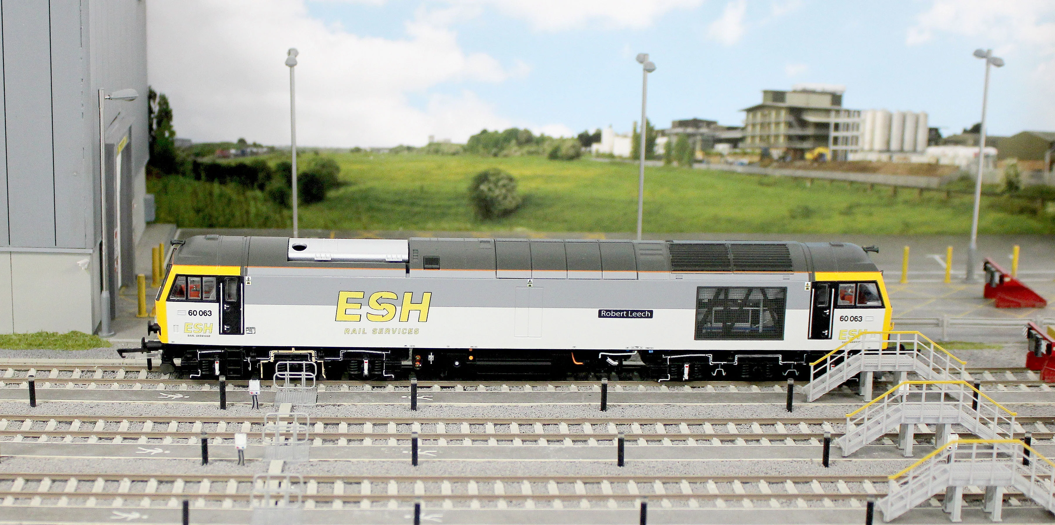 Bespoke Class 60 60063 'Robert Leech' ESH Rail Services Grey Diesel Locomotive - DCC Sound - Expert Rails Bespoke Re-livery - Image 5