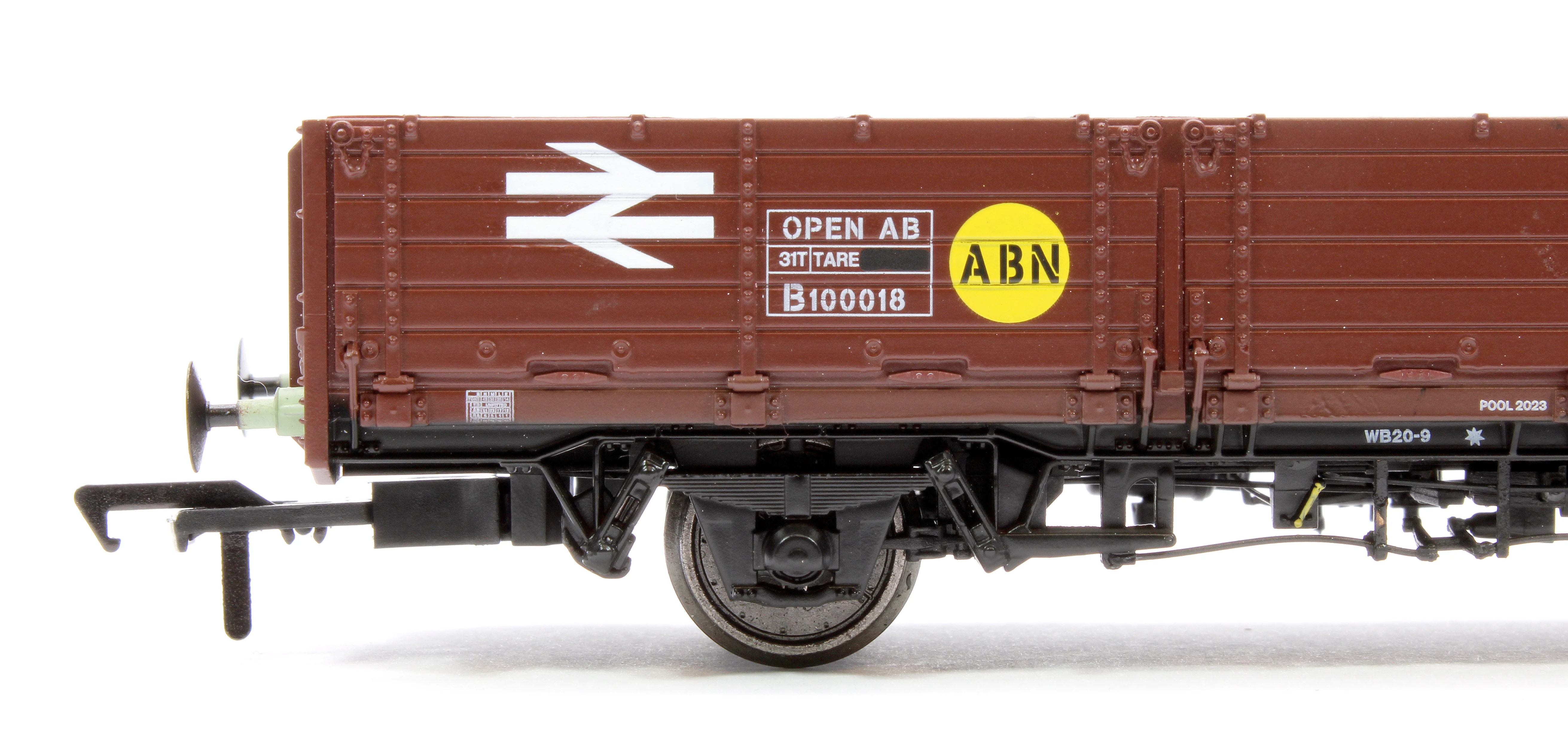 BR ‘Open AB’ OAA Wagon No. 100018, BR bauxite, yellow ‘ABN’ spot - Image 4