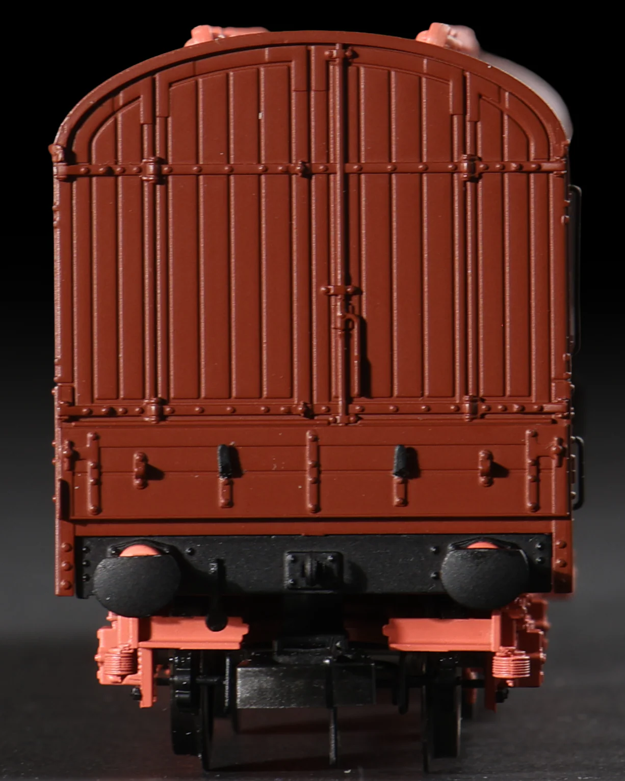 C2027 LMS 42ft GUV Parcels Van BR Crimson & Cream 37909 - Image 10