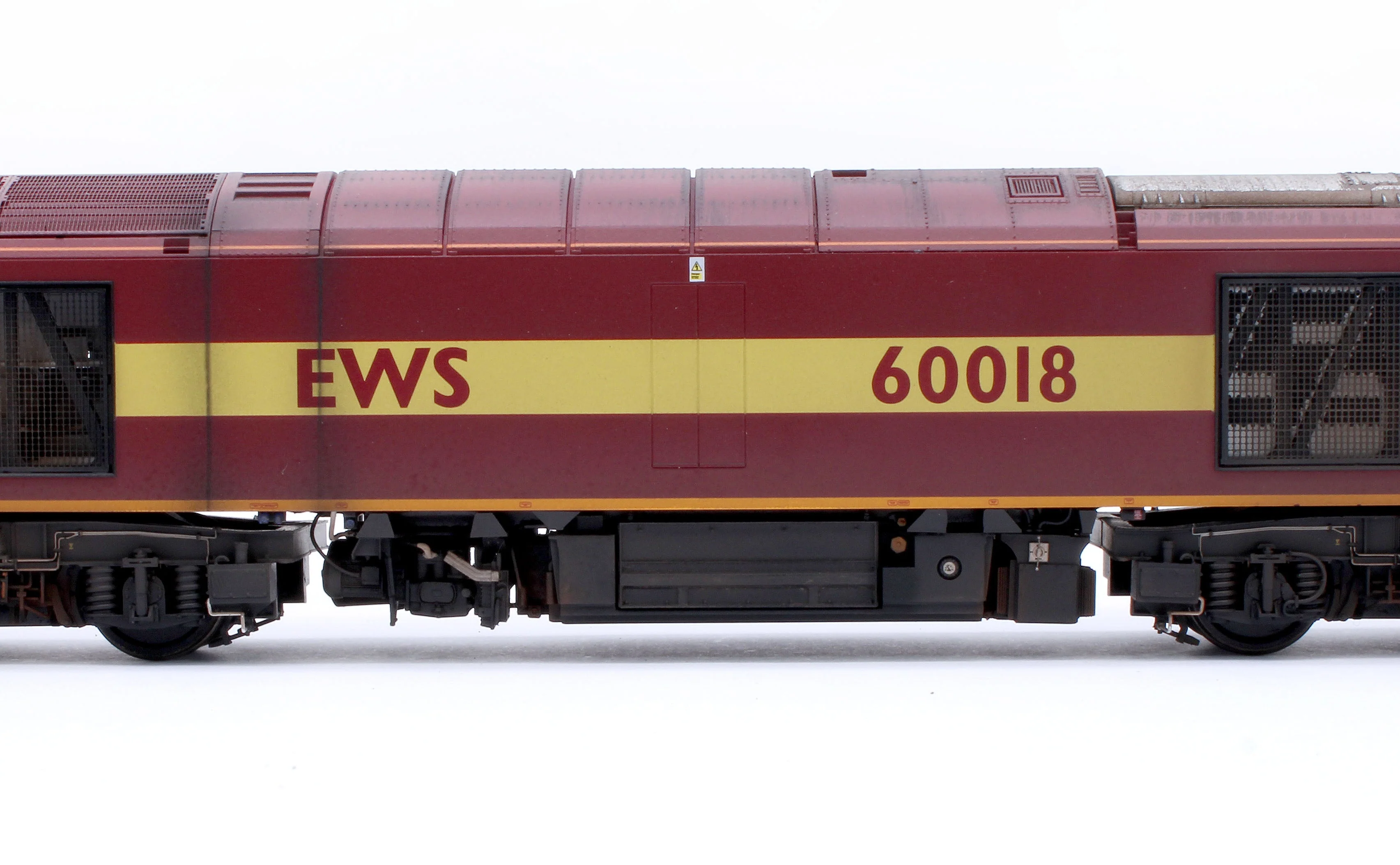 Pre-Owned Highly Detailed Premium Weathered Class 60 018 EWS Diesel Electric Locomotive - Image 7