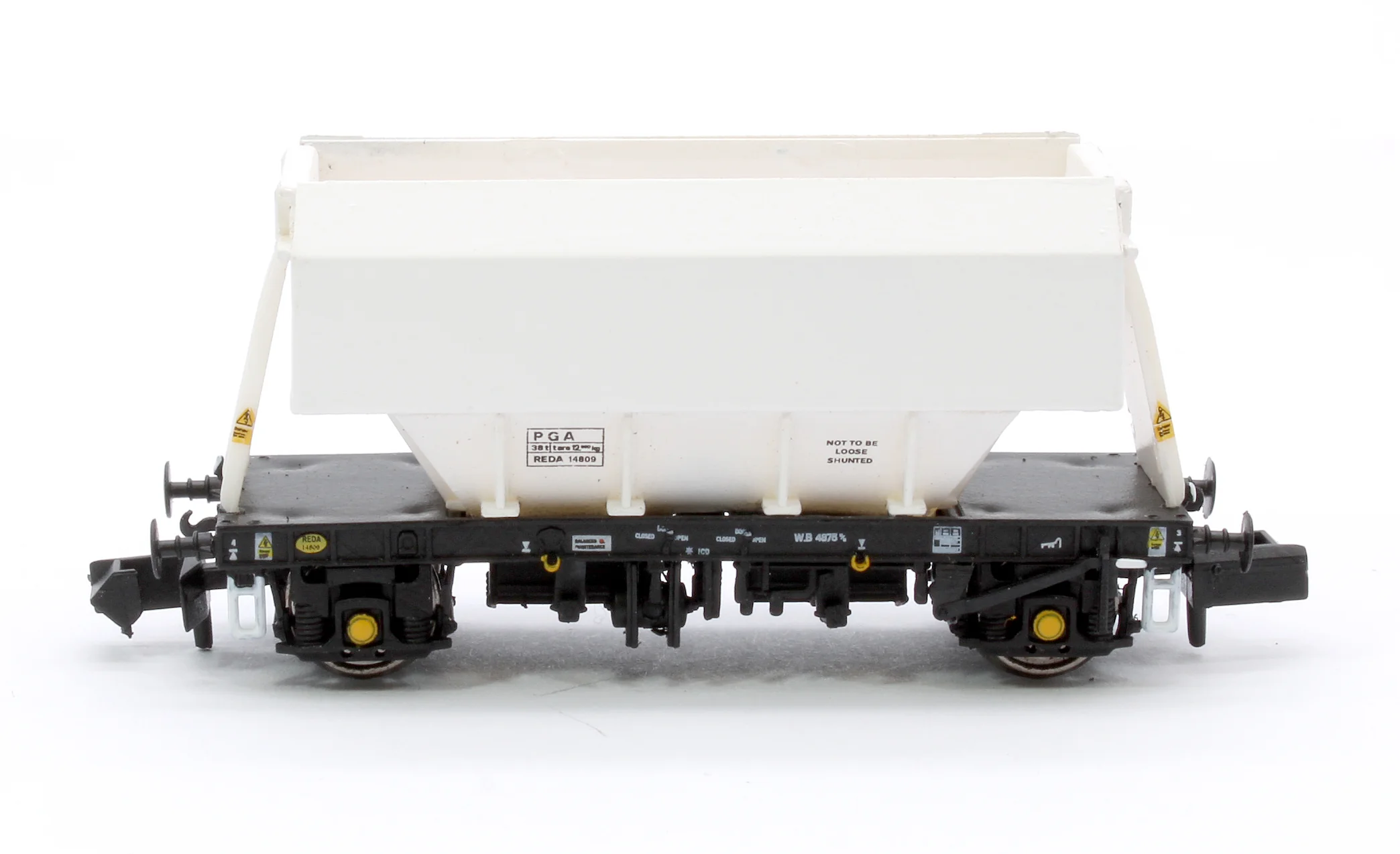 CM PG012 N (PW) TP (B) Set of 3 PGA 51T Hopper Wagons (Plain White) - Image 6