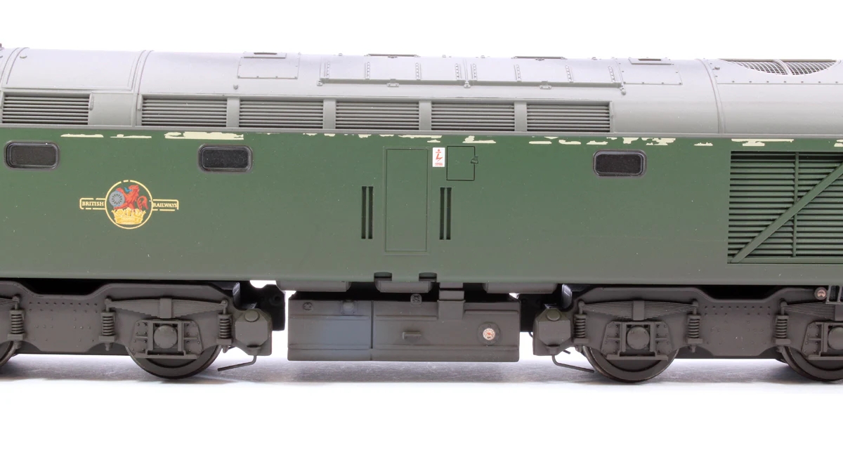 Class 40 Disc Headcode 40039 BR Green (Full Yellow Ends) Diesel Locomotive - Weathered - Image 8