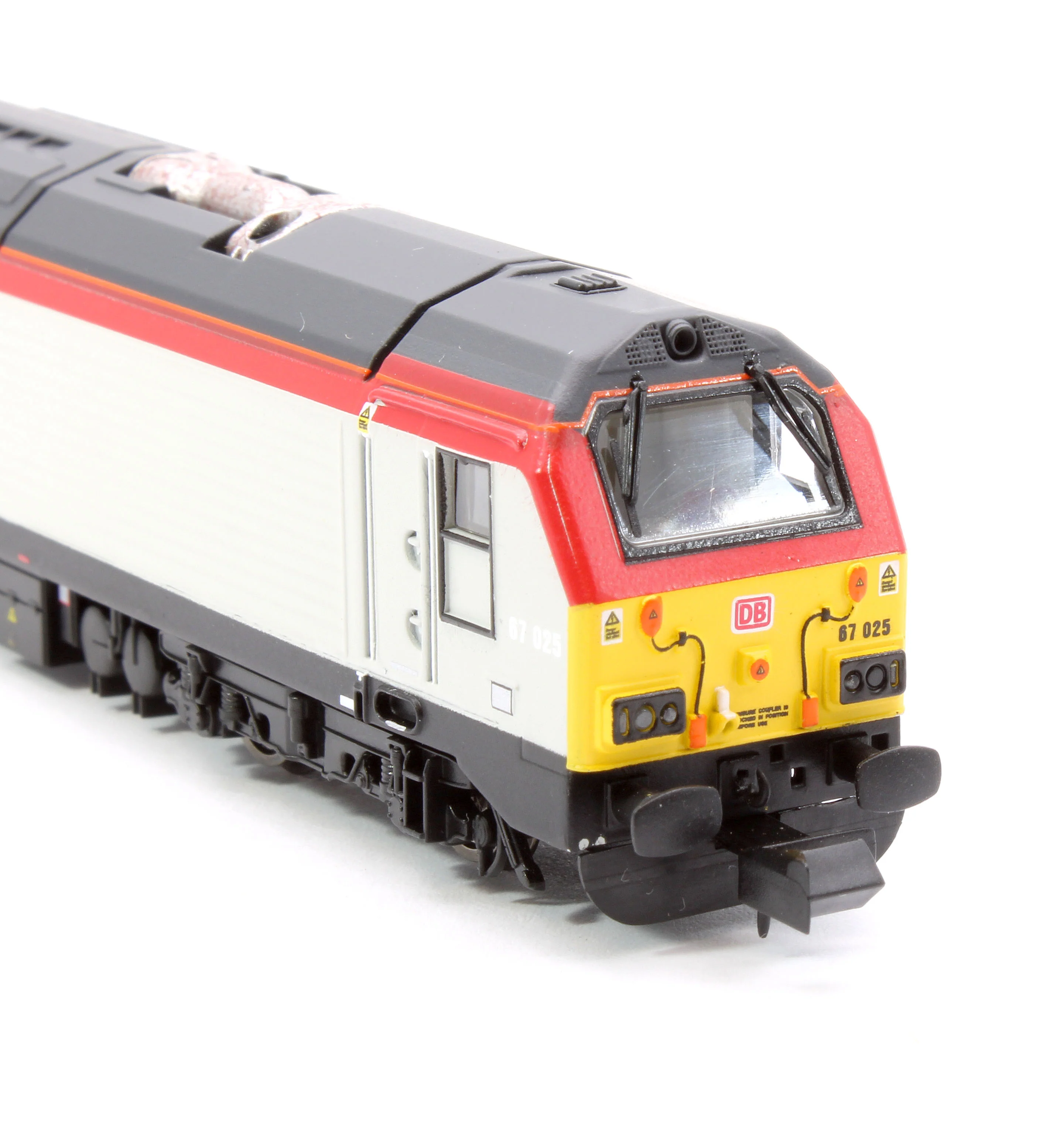 2D-010-013D Class 67 Transport For Wales 67025 Diesel Locomotive - DCC Fitted - Image 10