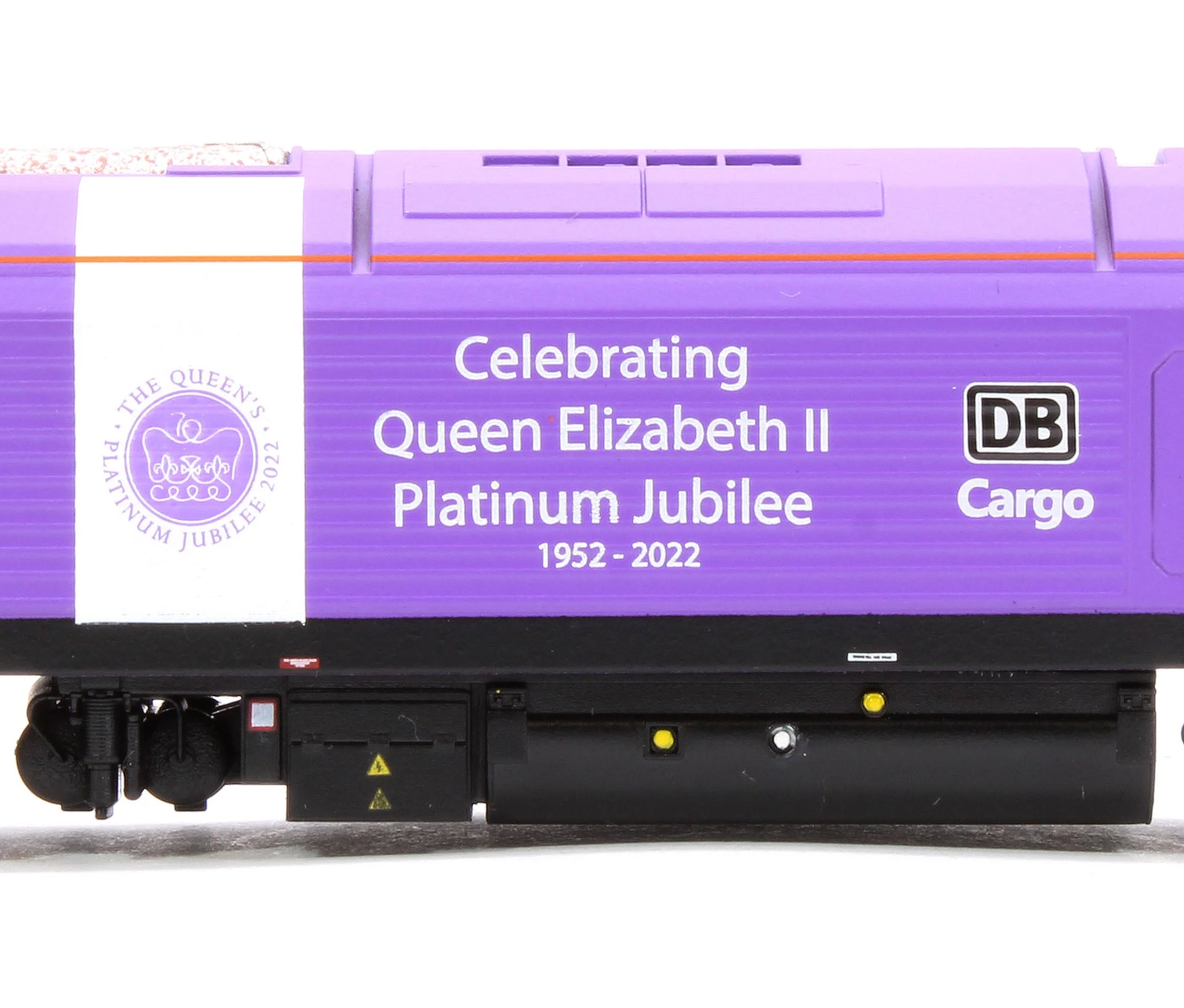 Pre-Owned 2D-010-016 Class 67 DB Cargo 'Celebrating Queen Elizabeth II Platinum Jubilee' 67007 Diesel Locomotive - Image 7