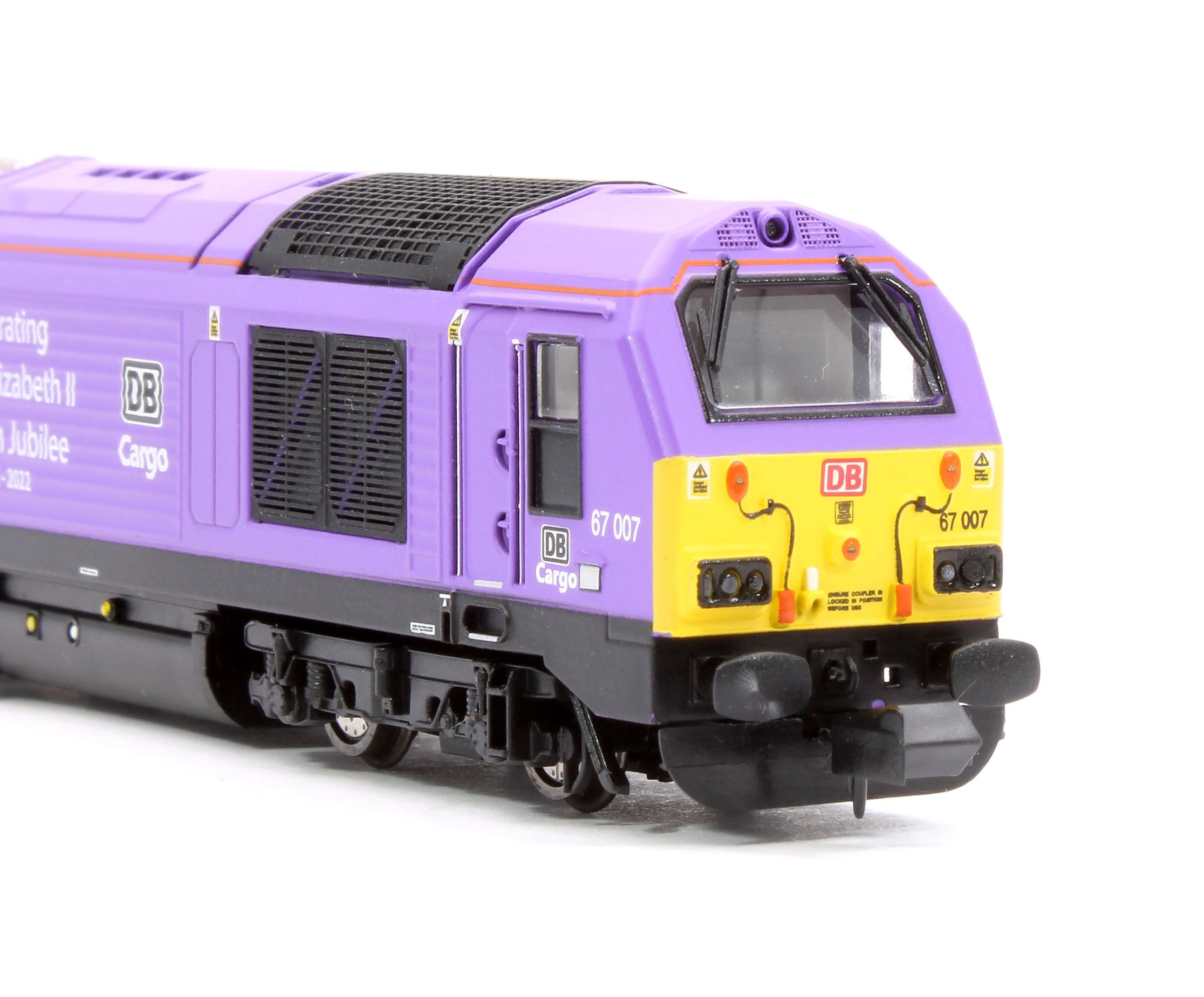 Pre-Owned 2D-010-016 Class 67 DB Cargo 'Celebrating Queen Elizabeth II Platinum Jubilee' 67007 Diesel Locomotive - Image 9