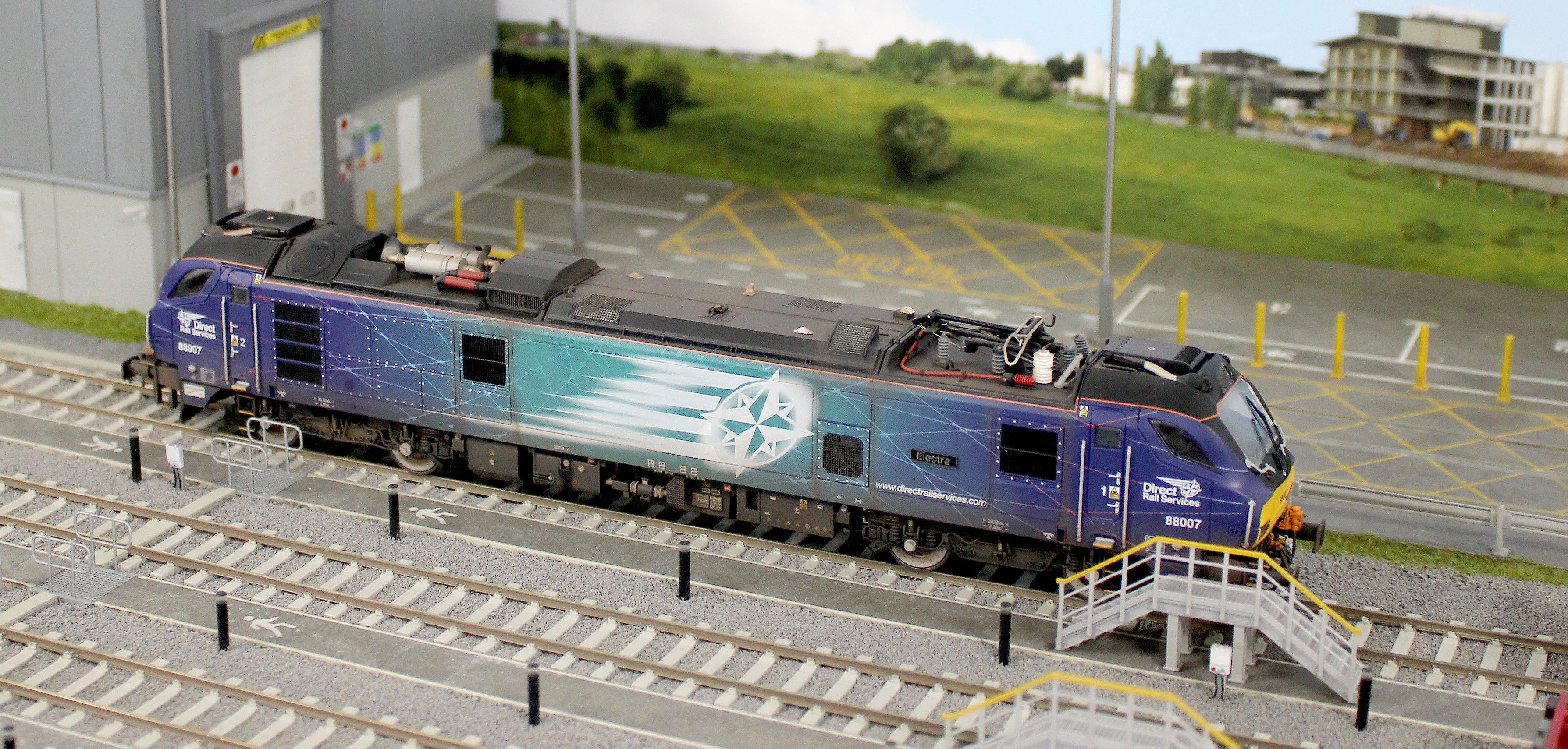 Highly Detailed Premium Weathered Class 88 'Electra' 88007 DRS Electro-Diesel Locomotive (DCC Sound & Working Pantograph) - Image 13