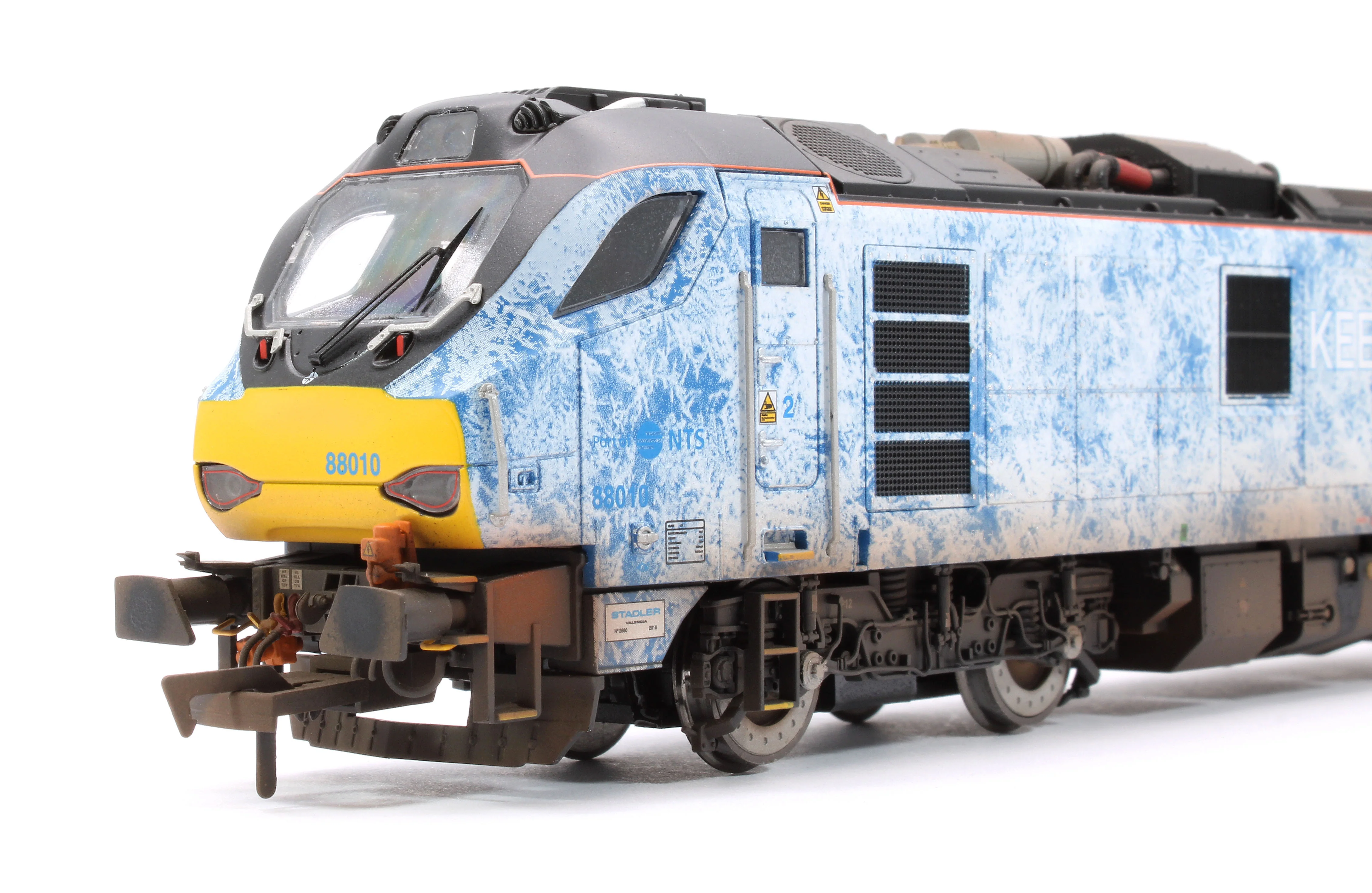 Highly Detailed Premium Weathered Class 88 'Aurora' 88010 DRS Refrigerated Rail Electro-Diesel Locomotive - Image 9