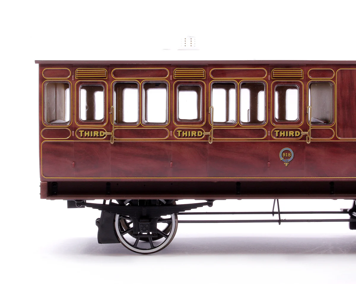 Stroudley 4 Wheel Suburban Oil Lit Brake 3rd Mahogany 918 - DCC & Light Bar Fitted - Image 5