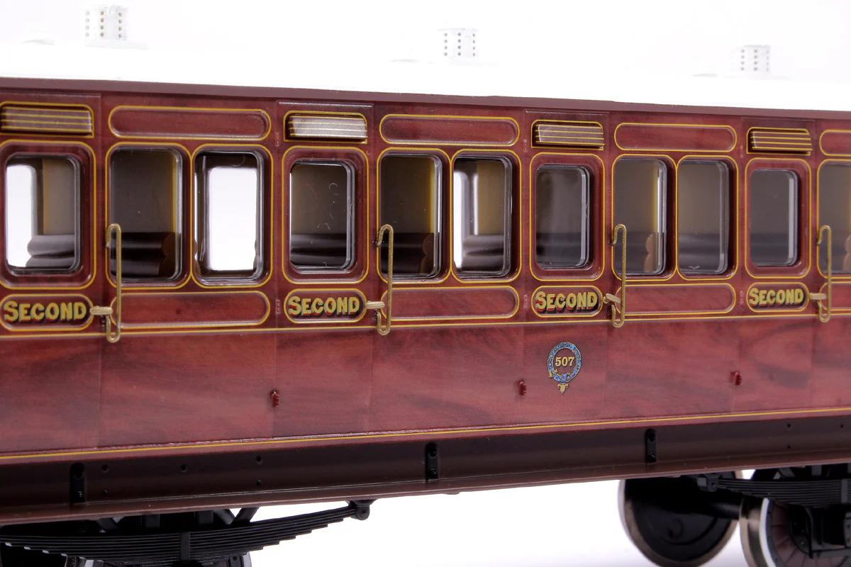 Stroudley 4 Wheel Suburban Oil Lit 2nd Mahogany 507 - DCC & Light Bar Fitted - Image 4