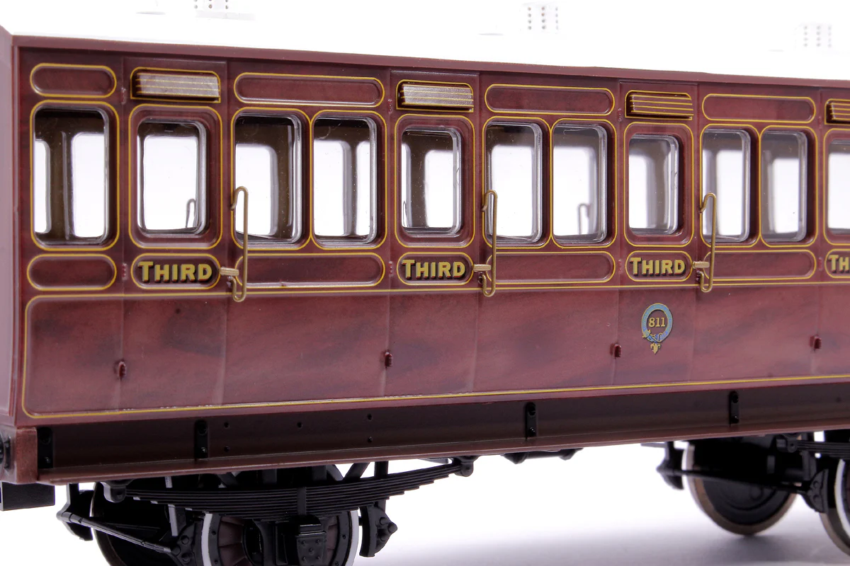 Stroudley 4 Wheel Main Line Oil Lit 3rd Mahogany 811 - DCC & Light Bar Fitted - Image 4