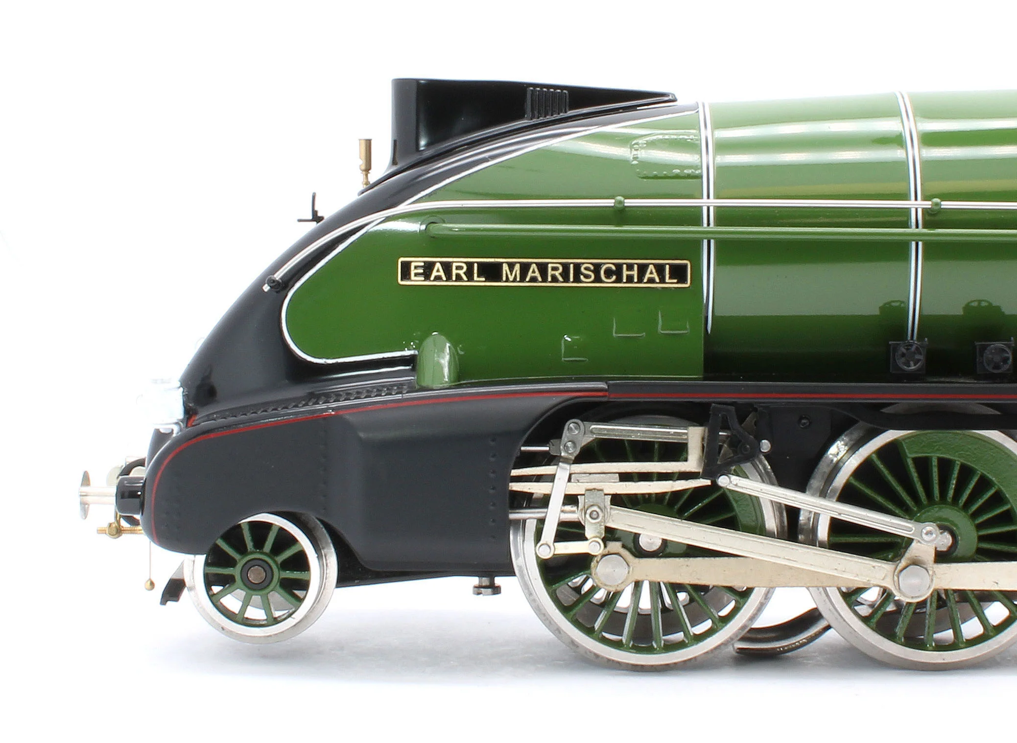 E/36-B1-EM P2 Class Streamlined "Earl Marischal" 2-8-2 LNER Lined Apple Green No. 2002 Steam Locomotive - Image 5