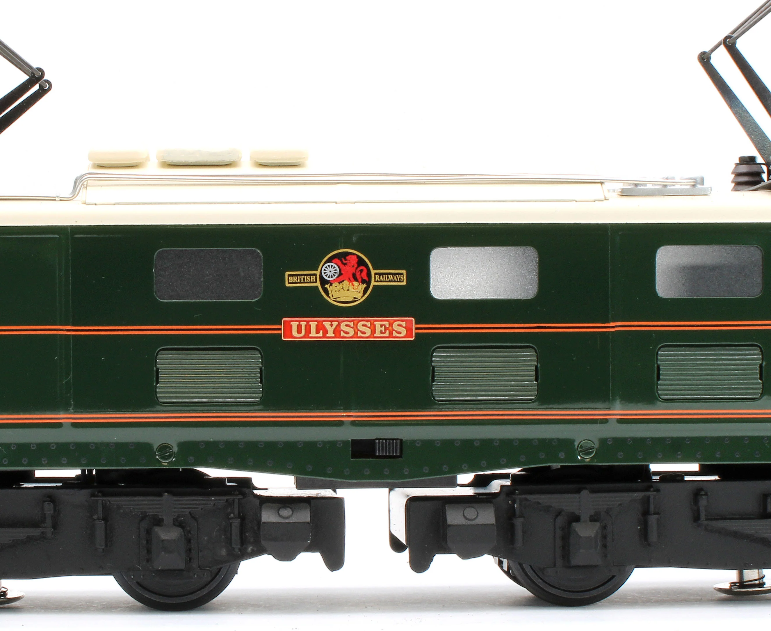 E/49-B4 "EM1" BR Class 76 "Ulysses" (Post 1956) Lined Gloss Green with Small Yellow Ends No.26057 Electric Locomotive - Image 7
