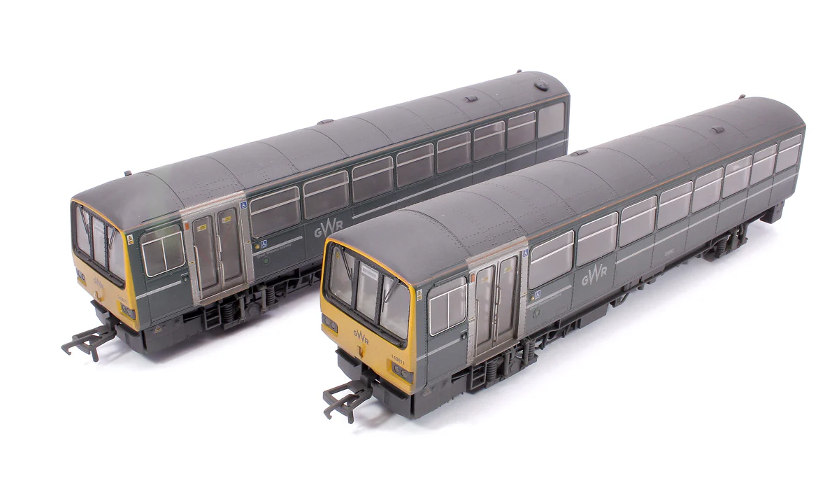 Class 143 2-Car DMU 143611 GWR Green (FirstGroup) - Weathered - Image 12