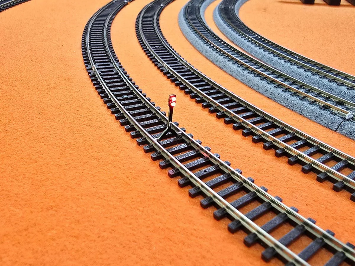 TT:120 Gauge Buffer Stop with Light - Image 4