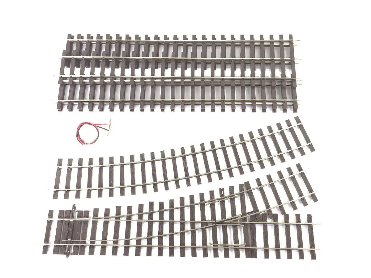 GM7000104 Class 09 Station Pilot Premium Train Set - Image 14