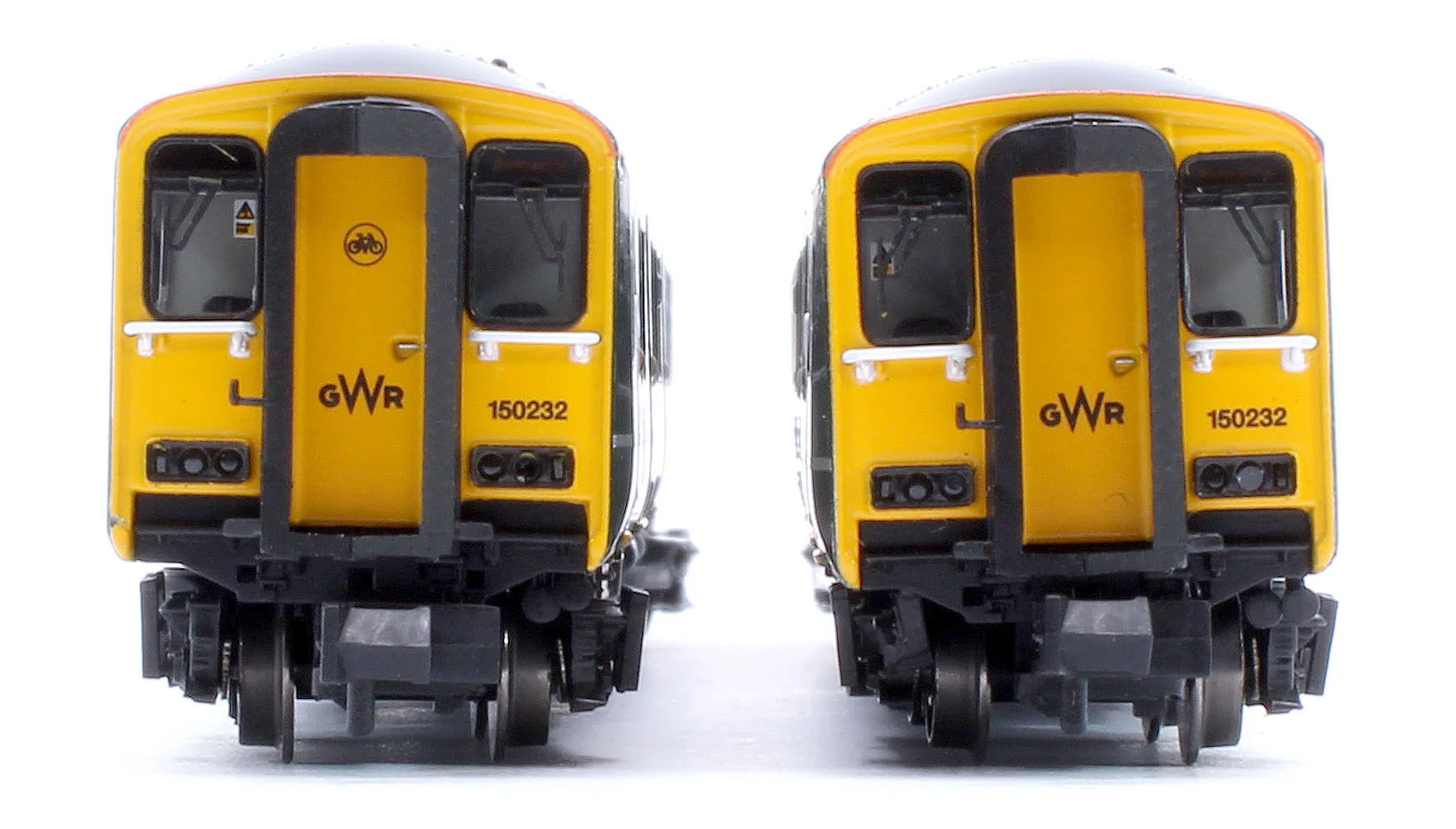 Class 150/2 2-Car DMU 150232 GWR Green (FirstGroup) - Image 13